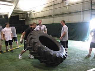 One-handed tyre flip